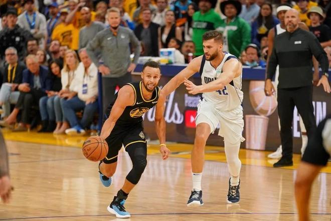 通过与队友 通过与队友