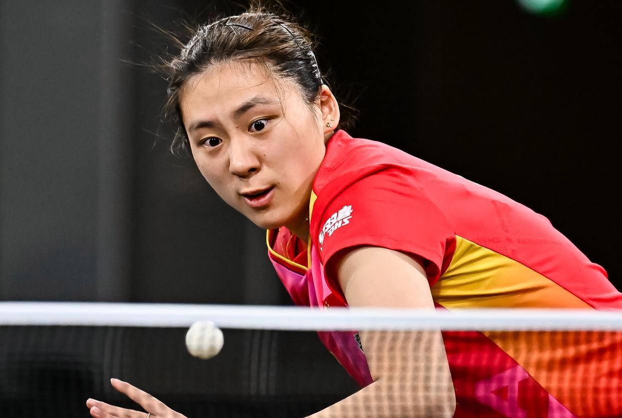 的头球敲开 的头球敲开